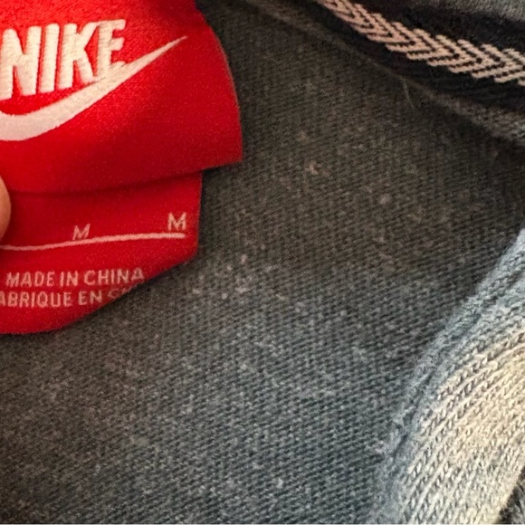 Nike Women’s Full Zip-Up Lightweight Hoodie | Heathered Sage Green | Medium - Picture 8 of 9